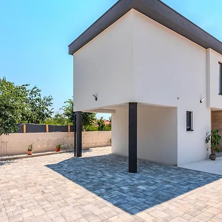 Luxury Rita With Jacuzzi Near Vransko فيلة *