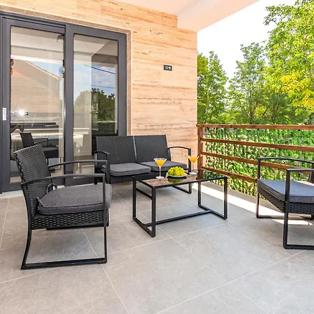 Luxury Rita With Jacuzzi Near Vransko فيلة